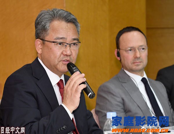 先锋社长森谷（左）与霸菱亚洲CEO出席记者会（7日下午，东京都中央区）