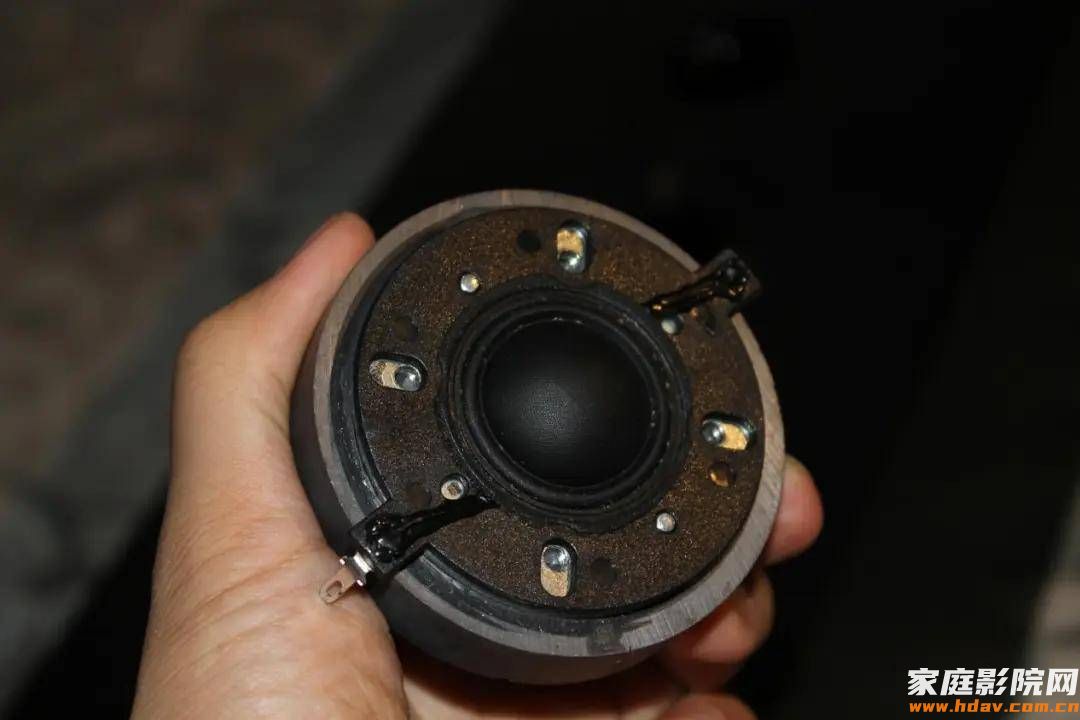 超薄音箱只要两千?Viator Sound M系列音箱和SUB12低音炮评测(图10) 超薄音箱只要两千?Viator Sound M系列音箱和SUB12低音炮评测(图10)