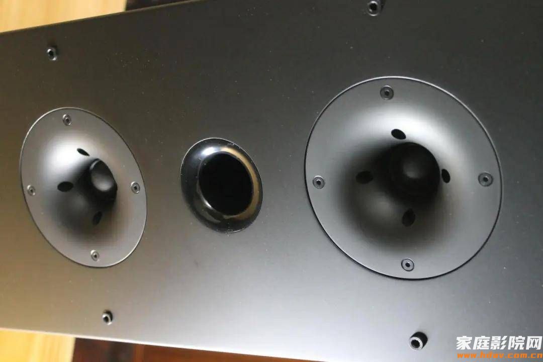 超薄音箱只要两千?Viator Sound M系列音箱和SUB12低音炮评测(图16) 超薄音箱只要两千?Viator Sound M系列音箱和SUB12低音炮评测(图16)