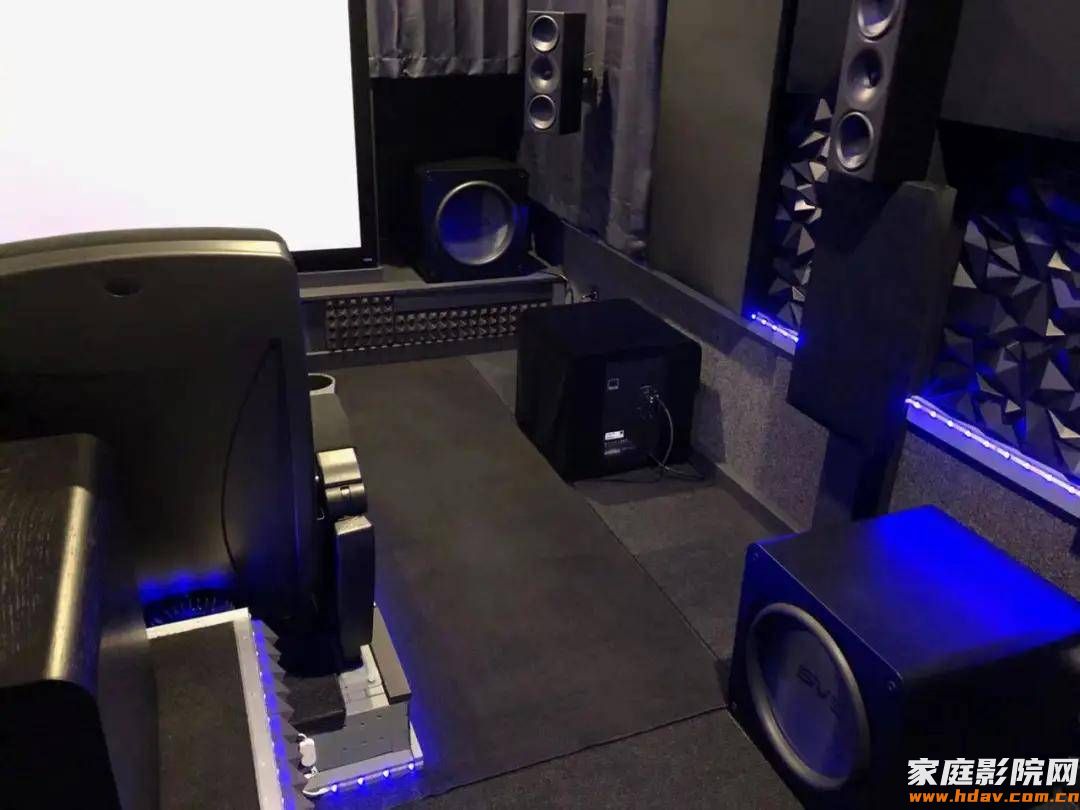 12个低音炮还不满意?道格的硬核家庭影院小黑屋 (图4) 图片