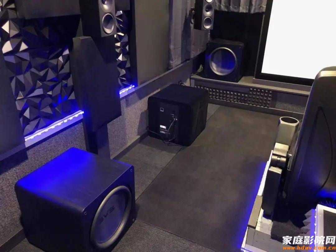 12个低音炮还不满意?道格的硬核家庭影院小黑屋 (图11) 图片